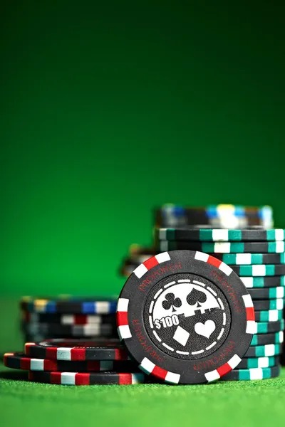 Free spin bonus feature triggering in Book of Dead on roda4d slot