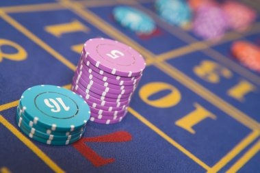 Fortune Tiger game interface at roda4d slot showing tile layout and payout table